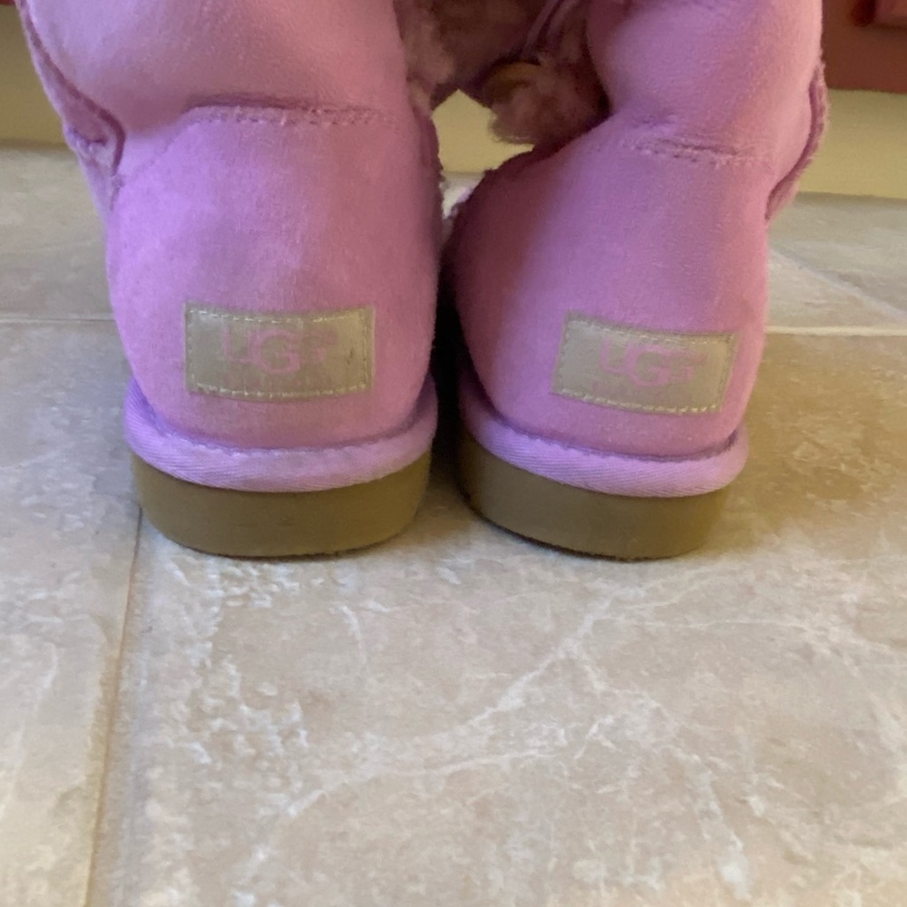 COPY - Uggs size 6 boots with Bailey button! - Picture 11 of 13